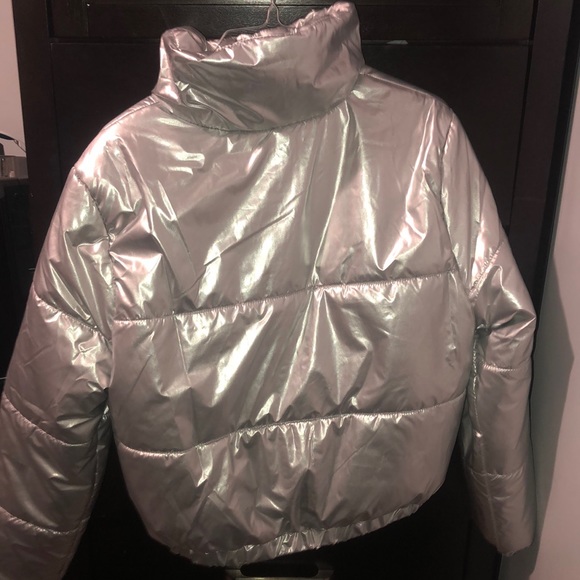 Silver Jacket - Picture 3 of 4